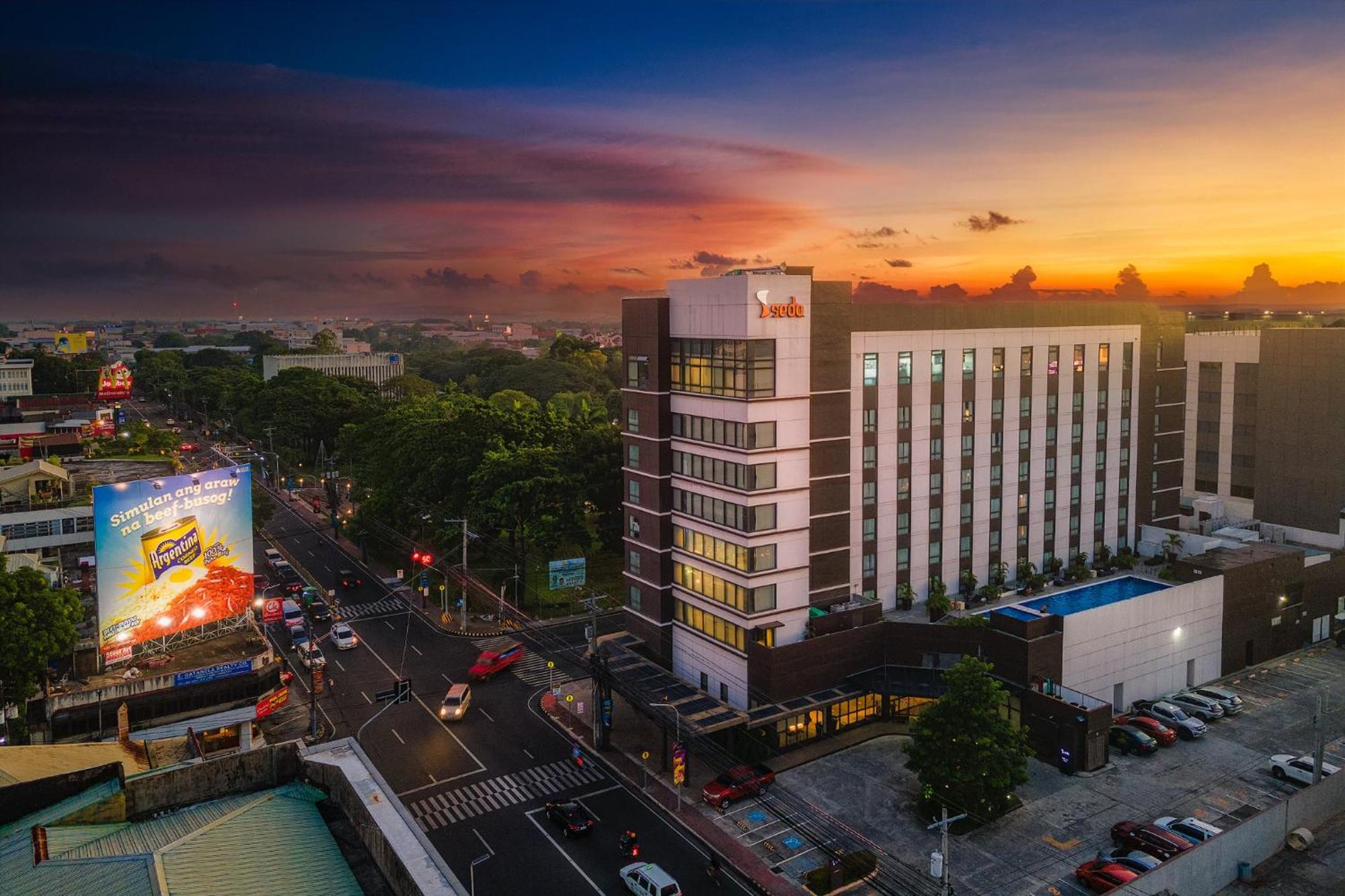 Seda Capitol Central Hotel Bacolod Exterior photo